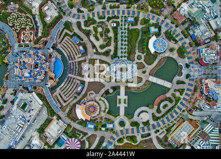 --FILE--Vue aérienne de Shanghai Disneyland à Shanghai, Chine, le 7 mai 2016. La requête a été soulevée récemment liés à la réglementation définie par Shanghai Disneyl Banque D'Images