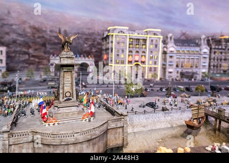 Vue de l'art miniature la capture de la promenade sur le Bund, le long de la rivière Huangpu sur l'affichage lors de l'exposition le parc de thème du Monde de miniatures Banque D'Images