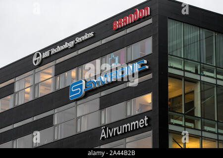 Göteborg, Suède. Oct 7, 2019. Des logos de marques différentes vu sur l'immeuble en Lindholmen Science Park, Göteborg. Credit : Karol Serewis SOPA/Images/ZUMA/Alamy Fil Live News Banque D'Images