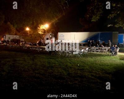 Slymar, Californie, USA. Oct 11, 2019. La salle à manger le soir à l'incendie du centre de commande Crédit : Amy Katz/ZUMA/Alamy Fil Live News Banque D'Images