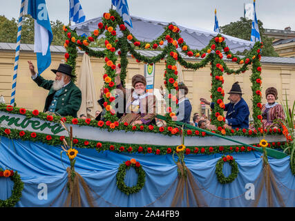 Le Cortège de fusiliers et costume pour l'Oktoberfest, Munich, Haute-Bavière, Bavaria, Germany, Europe Banque D'Images