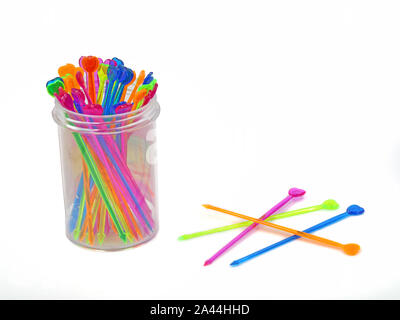 Jeu de brochettes colorées isolé sur fond blanc Banque D'Images