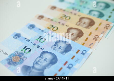 Photo de la 50-yuan, 20 et 10-yuan yuan renminbi-lettres de la cinquième série d'édition 2019 RMB à Shanghai, Chine, 30 août 2019. Banque D'Images