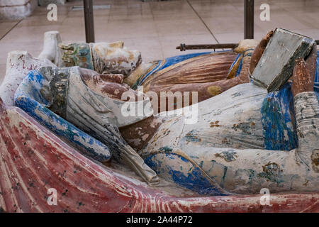 Effigie funéraire d'Aliénor d'Aquitaine et henry deuxième à Abbaye de Fontevraud, Loire, France. Elle a été enterré à l'abbaye avec d'autres rois Plantagenêt Banque D'Images