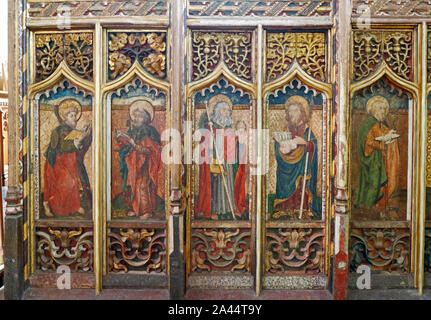 Une vue sur le côté sud du chœur de l'église paroissiale de St Mary à Worstead, Norfolk, Angleterre, Royaume-Uni, Europe. Banque D'Images