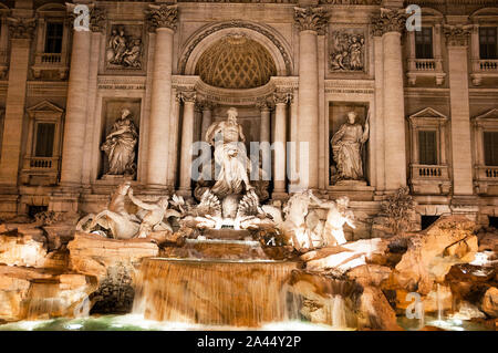 Fontaine baroque de Trevi, Rome, Italie. Banque D'Images