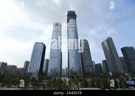 Point de vue extérieur sur les tours jumelles de Guangzhou International Finance Centre-ville de Guiyang, province du Guizhou, au sud-ouest de la Chine, 21 août 2019. Après 1131 Banque D'Images