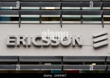 Multinationale suédoise la mise en réseau et l'entreprise de télécommunications basé à Stockholm Ericsson logo vu de Lindholmen Science Park, Göteborg. Banque D'Images