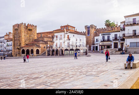 Plaza Mayor, Torre de of Bujaco y Torre de los Púlpitos. Ciudad de Cáceres. L'Estrémadure. España. Banque D'Images