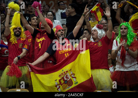 Venez applaudir les fans espagnols de l'espagnol de l'Équipe nationale de basket-ball à la première série de groupe J L'Espagne contre l'Italie 2019 Coupe du Monde de Basket-ball de la FIBA à Wuhan Banque D'Images