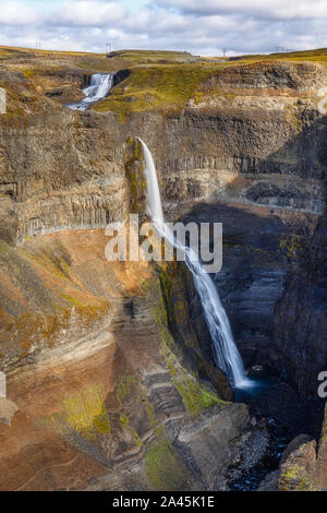 Haifoss Cascade dans les Highlands, l'Islande Banque D'Images