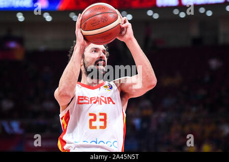 Sergio Llull de l'Espagne lance la balle à l'Espagne contre l'Australie 2019 demi-finale de la Coupe du Monde de Basket-ball de la FIBA à Beijing, Chine, 13 septembre 2019. Banque D'Images