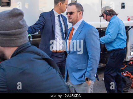 Oct 12, 2019 : Texas longhorns entraîneur-chef Tom Herman arrive au Cotton Bowl NCAA avant la rivalité de la rivière Rouge match entre l'Université de l'Oklahoma Sooners et l'Université de Texas longhorns au Cotton Bowl Stadium à Fair Park à Dallas, TX Albert Pena/CSM Banque D'Images