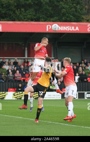 SALFORD, Angleterre 12 octobre Adam Rooney de Salford City chefs clairement au cours de la Sky Ligue 2 pari match entre la ville de Salford et Cambridge United à Moor Lane, Salford le samedi 12 octobre 2019. (Crédit : Simon Newbury | MI News) Editorial Utilisez uniquement Crédit : MI News & Sport /Alamy Live News Banque D'Images