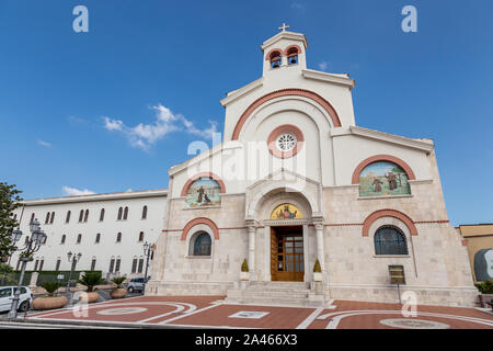 Couvent des Frères Capucins, l'église de la Sainte Famille et musée de souvenirs par Saint Père pieux savent également comme Padre Pio, à Pietrelcina, Benevento, Italie Banque D'Images