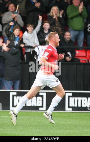 SALFORD, Angleterre 12 octobre Adam Rooney de Salford City fête son but pendant le match de Ligue 2 pari du ciel entre Salford City et Cambridge United à Moor Lane, Salford le samedi 12 octobre 2019. (Crédit : Simon Newbury | MI News) Editorial Utilisez uniquement Crédit : MI News & Sport /Alamy Live News Banque D'Images