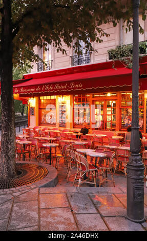 La célèbre brasserie Le Flore en l'Isle situé près de la cathédrale Notre Dame , Paris, France. Banque D'Images