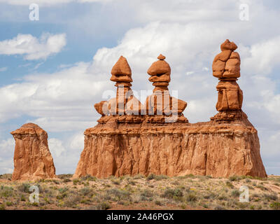 Les cheminées à Goblin Valley State Park qui ressemblent à des hommes Banque D'Images