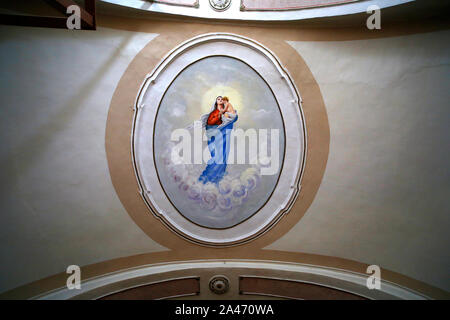 Intérieur de l'Eremo di San Domenico sur le lac San Domenico près de Arpino, Abruzzo, Italie. Détail de la peinture de plafond. Banque D'Images