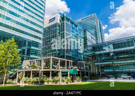 Une vue typique de Canary Wharf à Londres Banque D'Images