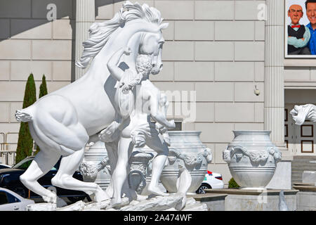 Las Vegas, NV, USA. 10-3-18. Le Caesars Palace est situé dans un vaste complexe de bâtiments de style romain et de sculptures le long de la Strip de Las Vegas. Banque D'Images