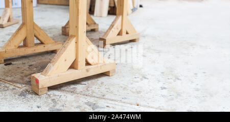 Les peuplements de bois, établi dans l'atelier atelier de marbre dans l'atelier du bois, menuiserie Banque D'Images