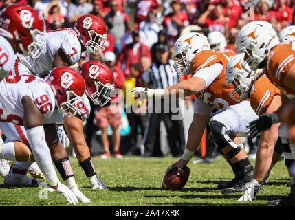 Oct 12, 2019 : la rivalité de la rivière Rouge de la NCAA jeu joué entre l'Université de l'Oklahoma Sooners et l'Université de Texas longhorns au Cotton Bowl Stadium à Fair Park à Dallas, TX Texas défait 34-27 Albert Pena/CSM Banque D'Images