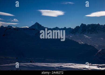 Quatre mille sommets des Alpes au-dessus de Chamonix autour du Mont Blanc Banque D'Images