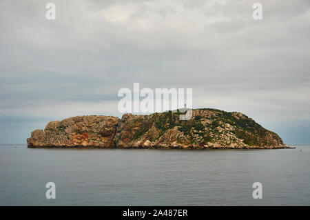 Vue de l'île Gran Meda, la plus grande île de l'Islas Medas Réserve Marine Naturelle (Torroella de Montgrí, Bajo Ampurdán, Gérone, Catalogne, Espagne) Banque D'Images