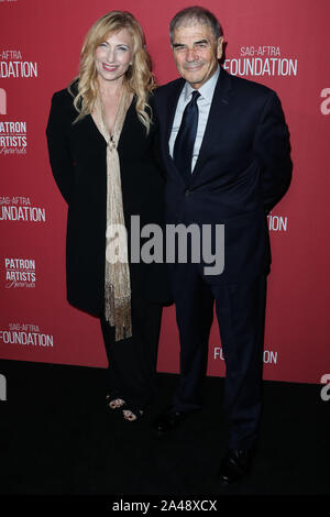 (Dossier) Robert Forster meurt à 78. BEVERLY HILLS, LOS ANGELES, CALIFORNIE, USA - 08 novembre : Denise Grayson et partenaire et acteur Robert Forster arrivent à l'AFTRA SAG-3e rapport annuel de la Fondation mécène des artistes Awards tenue à l'Wallis Annenberg Center for the Performing Arts le 8 novembre 2018 à Beverly Hills, Los Angeles, Californie, États-Unis. (Photo par Xavier Collin/Image Crédit : Agence de Presse) L'agence de presse Image/Alamy Live News Banque D'Images