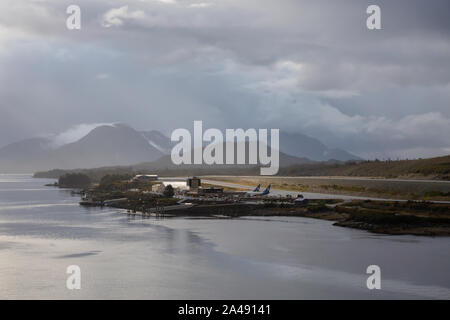 Ketchikan, Alaska, United States - 26 septembre 2019 : Vue de l'Aéroport International pendant un matin nuageux et pluvieux. Banque D'Images