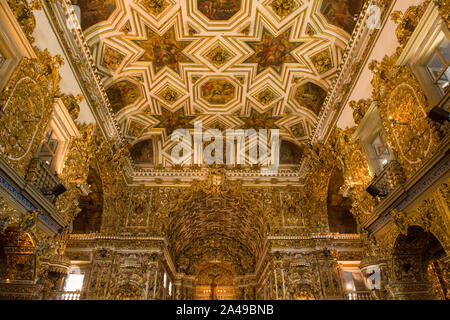 Salvador, Bahia, Brésil - Juillet 10, 2016 : éblouissement intérieur de l'Église et le couvent de São Francisco de Salvador (Igreja e Convento de São Francisco) Banque D'Images