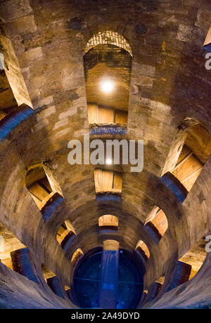 Le Pozzo di San Patrizio (Anglais : Saint Patrick's Well) est un bien historique (16ème siècle) à Orvieto, Ombrie, Italie centrale. Banque D'Images