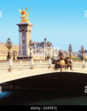 Détail du pont Alexandre III sur la Seine. Banque D'Images