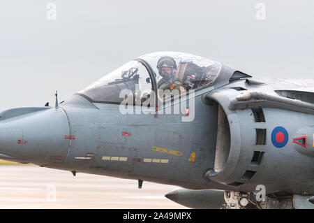 RAF Harrier GR9 le roulage sur la piste après le dernier vol le 15 décembre 2010, RAF Cottesmore Banque D'Images