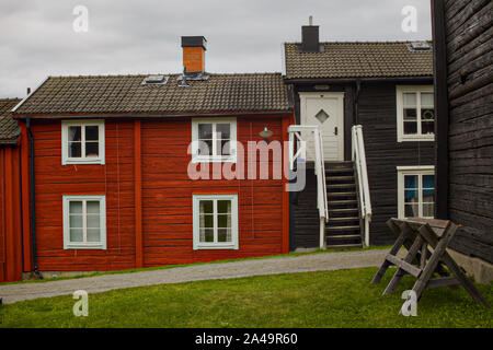 Rangée de maisons dans l'église village Kyrkstaden en Suède, Vilhelmina. Banque D'Images