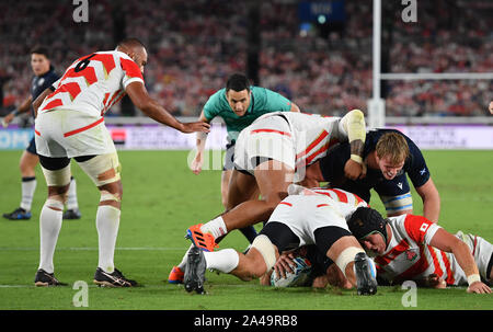 Scotland's W P Nel côtés marque son deuxième essai pendant la Coupe du Monde de Rugby 2019 match contre le Japon à la stade de Yokohama, Yokohama. Banque D'Images