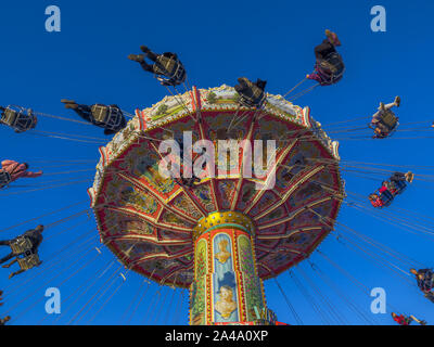 Carrousel de la chaîne sur l'Oktoberfest, Munich, Bavière, Allemagne Banque D'Images