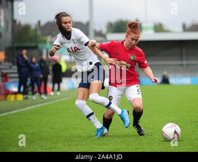 Manchester United, Martha Harris (à droite) et Tottenham Hotspur's Rosella Ayane bataille pour la balle durant la FA Women's super match de championnat à la ruche, Barnet. Banque D'Images