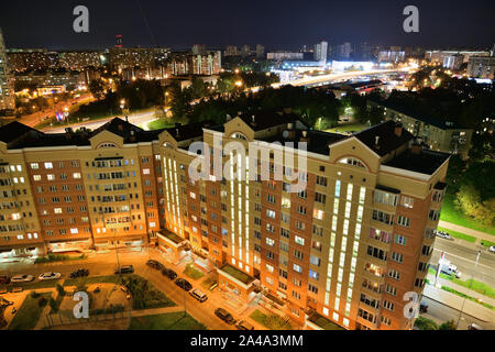 Magnifique paysage de nuit dans le coin couchage de Zelenograd de Moscou Banque D'Images