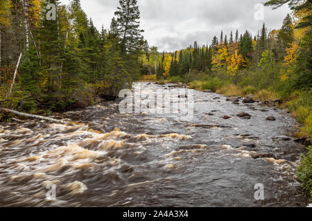 Baptême River en automne Banque D'Images