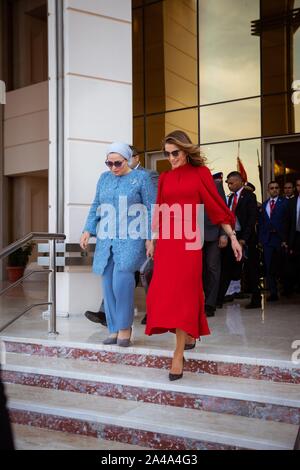 Le Caire, Égypte. 10 Oct, 2019. TM Le Roi Abdallah II et La Reine Rania Al Abdullah avec le président égyptien Abdel Fattah El Sisi, et son épouse Mme Entissar El Sisi lors d'une visite à EgyptCairo, le 10 octobre 2019, Crédit : Cour Royale Royaume Hachémite Albert Nieboer/ Pays-Bas OUT/Point de vue OUT |/dpa/Alamy Live News Banque D'Images