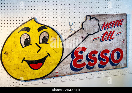 L'huile moteur Esso Vintage sign Banque D'Images