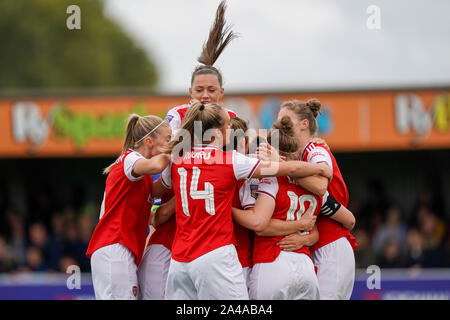 Londres, Royaume-Uni. 13 Oct, 2019. Les joueurs d'Arsenal célébrer Danielle Van de Donk a pour objectif au cours de la Barclays FA Women's Super League match entre Chelsea et Arsenal femmes Femmes à Kingsmeadow le 13 octobre 2019 à Kingston Upon Thames, Angleterre. Credit : PSP Sport Press Photo. /Alamy Live News Banque D'Images