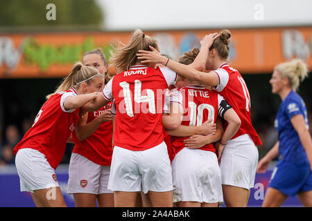 Londres, Royaume-Uni. 13 Oct, 2019. Les joueurs d'Arsenal célébrer Danielle Van de Donk a pour objectif au cours de la Barclays FA Women's Super League match entre Chelsea et Arsenal femmes Femmes à Kingsmeadow le 13 octobre 2019 à Kingston Upon Thames, Angleterre. Credit : PSP Sport Press Photo. /Alamy Live News Banque D'Images