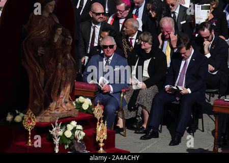 La cité du Vatican. 13 Oct, 2019. 13 octobre 2019 - Cité du Vatican (Saint-Siège) - Charles, prince de Galles assiste à la Messe de canonisation du Pape François à St Crédit : ZUMA Press, Inc./Alamy Live News Banque D'Images