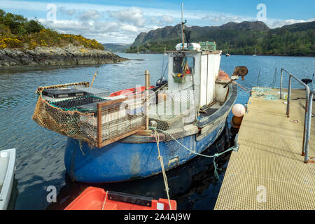 Bateau de pêche, Plockton, Wester Ross, sur les rives du Loch Carron. Banque D'Images