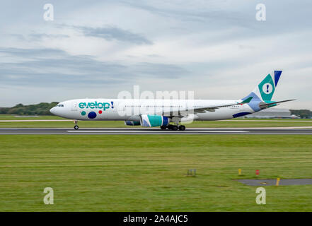 Évelopper, Airbus, A330-300, EC-MII, Thomas Cook vol de rapatriement,à l'aéroport de Manchester Banque D'Images