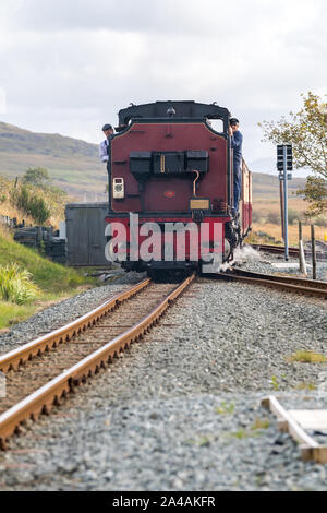 Chemins de fer d'Afrique du Sud Ex classe Garratt NGG16 livrée rouge, sur l'exploitation et de Ffestiniog Welsh Highland railway, au nord du Pays de Galles, Royaume-Uni Banque D'Images