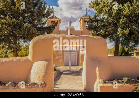 Historique Taos USA 200 ans de l'église San Francisco de Asis à Taos au Nouveau-Mexique Banque D'Images